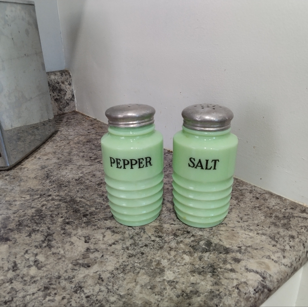 Vintage Green Jadeite Beehive  Salt and Pepper Shakers